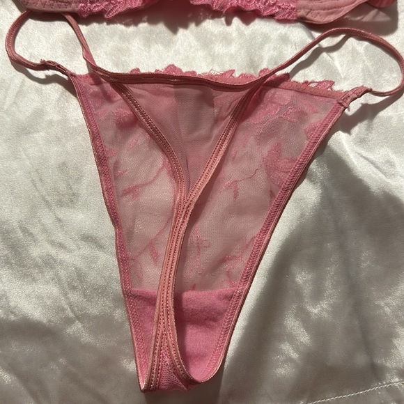 pink underwear set with rose print - Picture 4 of 4